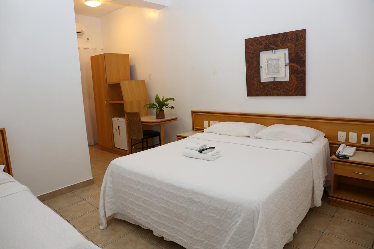 Licia Hotel Joao Pinheiro Екстер'єр фото