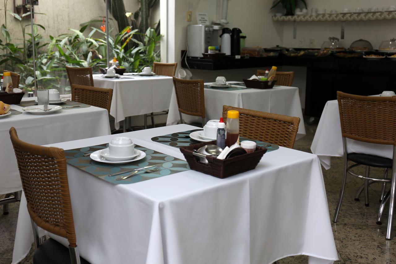 Licia Hotel Joao Pinheiro Екстер'єр фото
