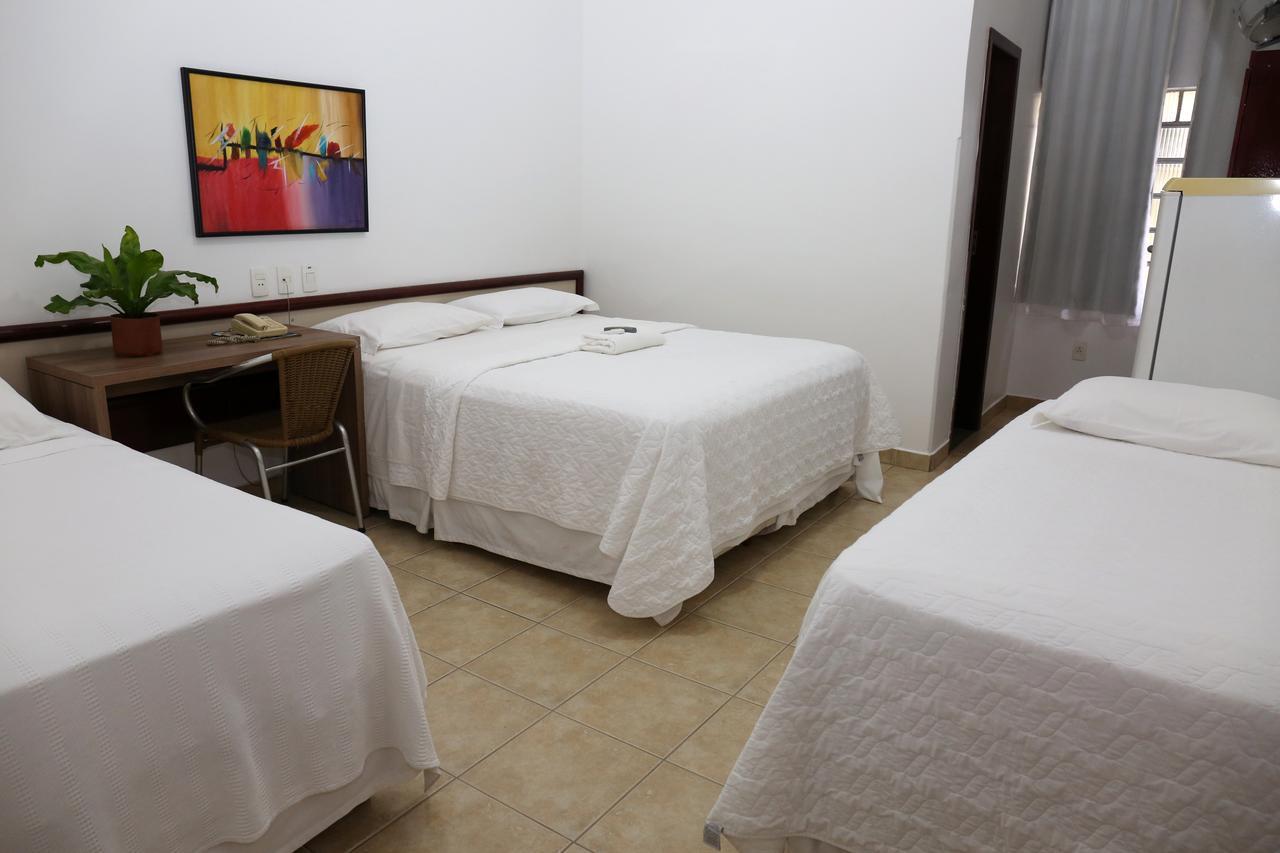 Licia Hotel Joao Pinheiro Екстер'єр фото